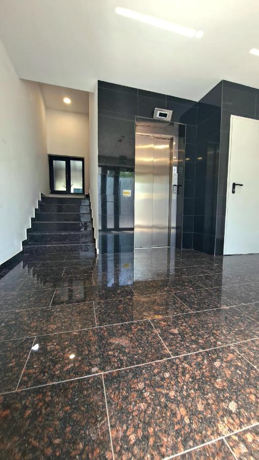 Ris Studio Dublu Universitate, Centrul Vechi Букурещ Екстериор снимка